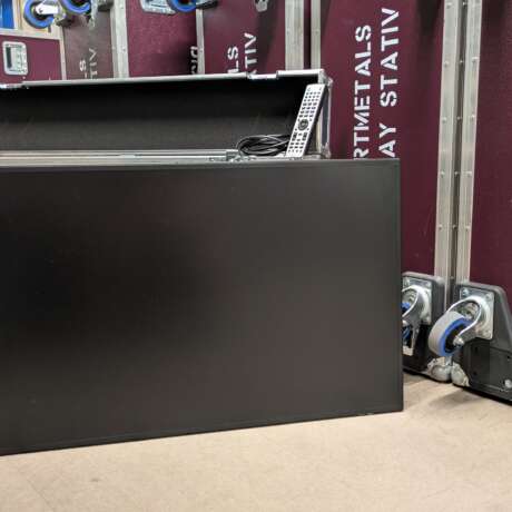 NEC Multisync V404 40" Full-HD LCD mit Case